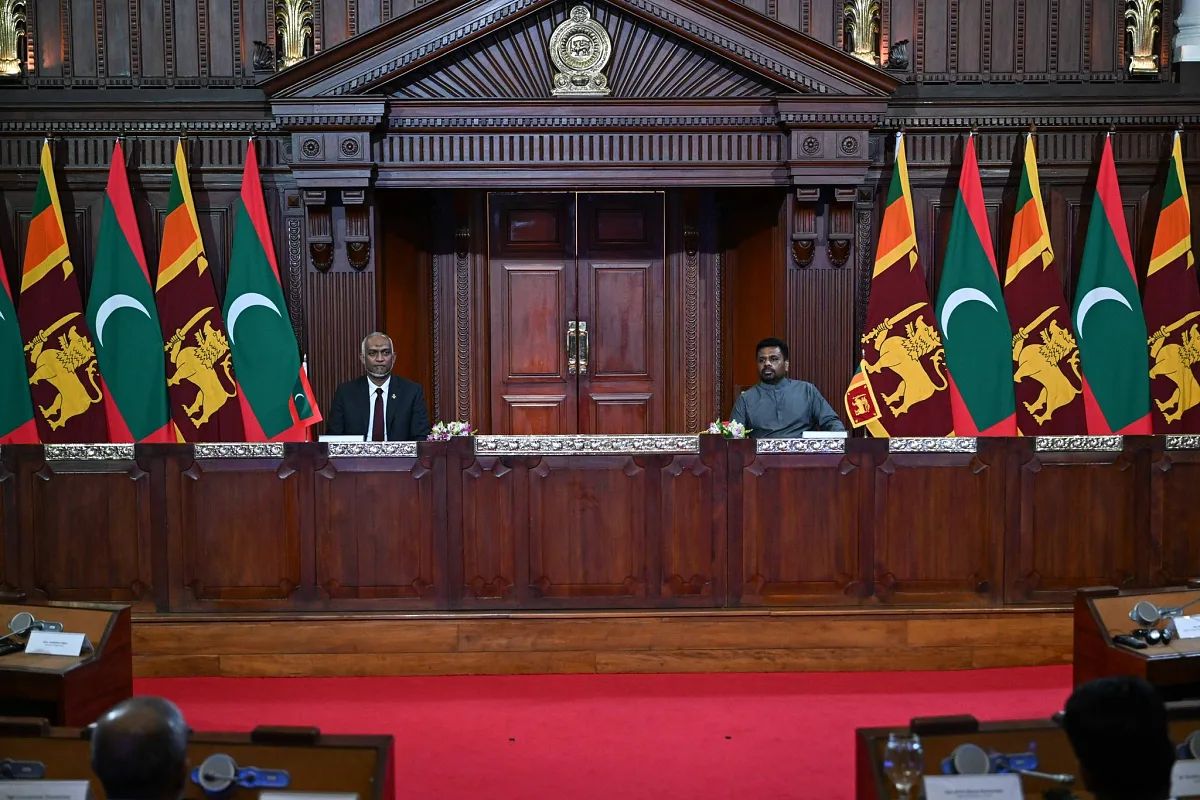 މިއަދަކީ ހުކުރު ދުވަސް